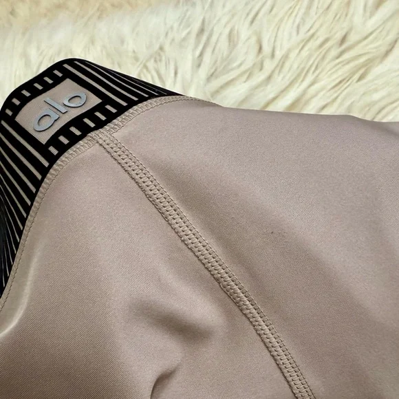 Alo Yoga Tan Black Athletic Leggings - Picture 6 of 6